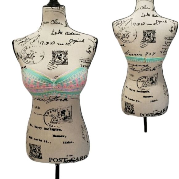 Victoria's Secret Other - Pink bikini top 